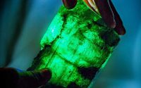 5,655 carats emerald